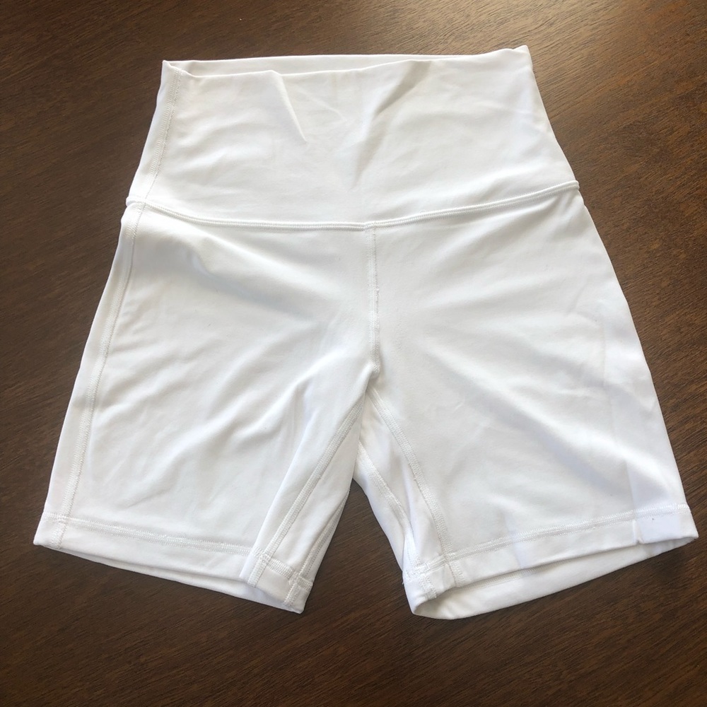 Lululemon Align Shorts 6 in. size 4